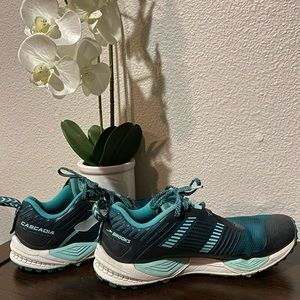 BROOKS Cascadia 13 Athletic Shoes